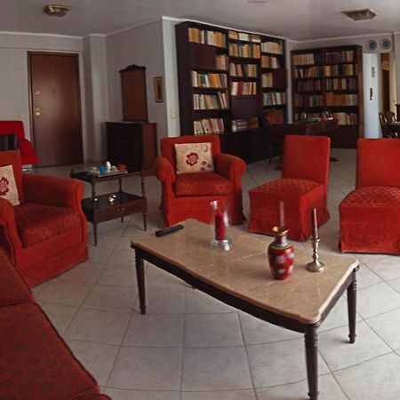 Apartment With Many Books Szaloniki Kültér fotó