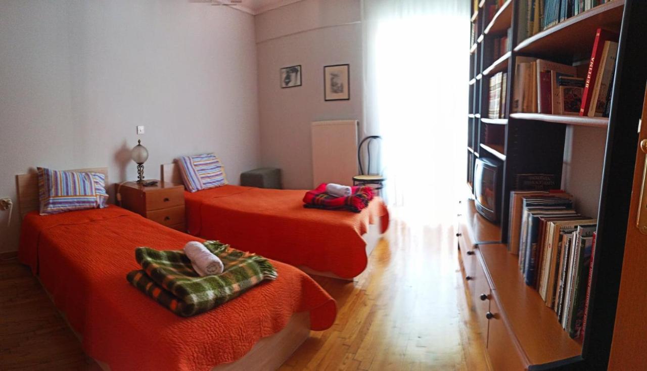 Apartment With Many Books Szaloniki Kültér fotó