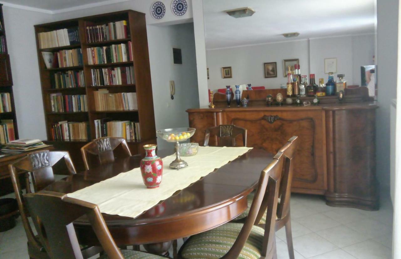 Apartment With Many Books Szaloniki Kültér fotó